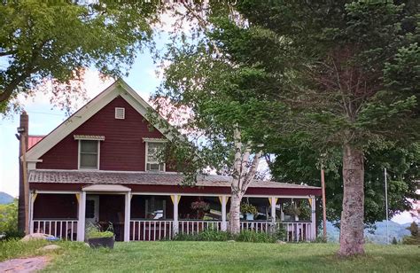 Experience the Local Culture: Lodging in Historic Buildings near Magic Mountain VT